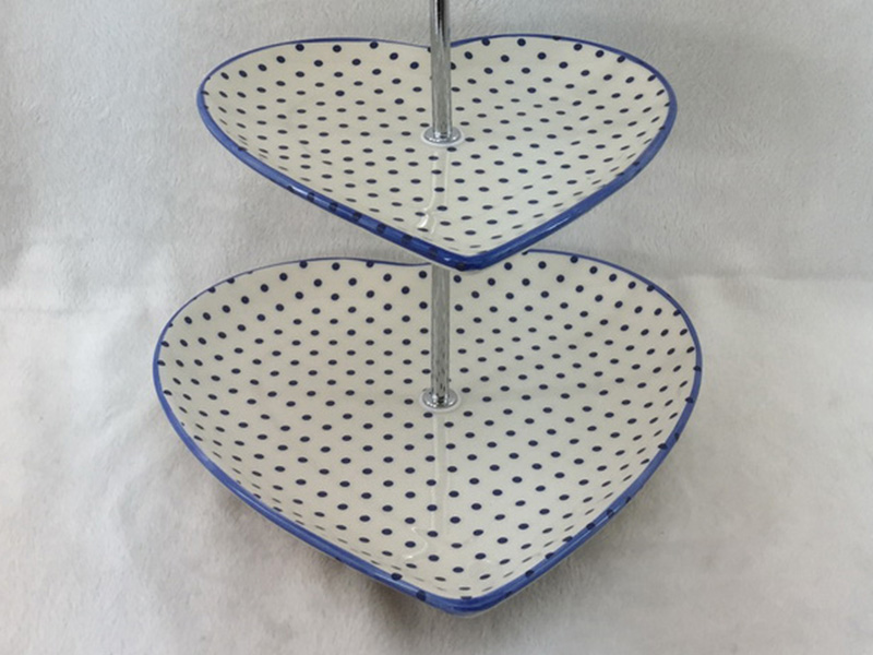 dolomite cakes stand in heart shape